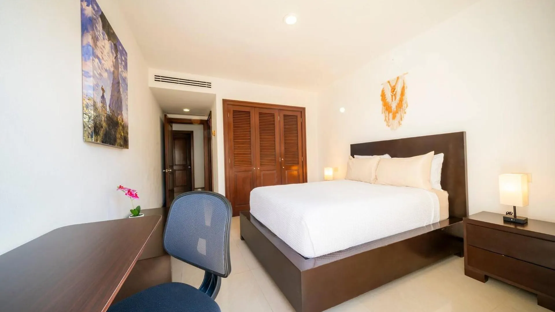 Holiday home Modern 3Br Condo In The Center Of Playa Del Carmen - Muuyal 304