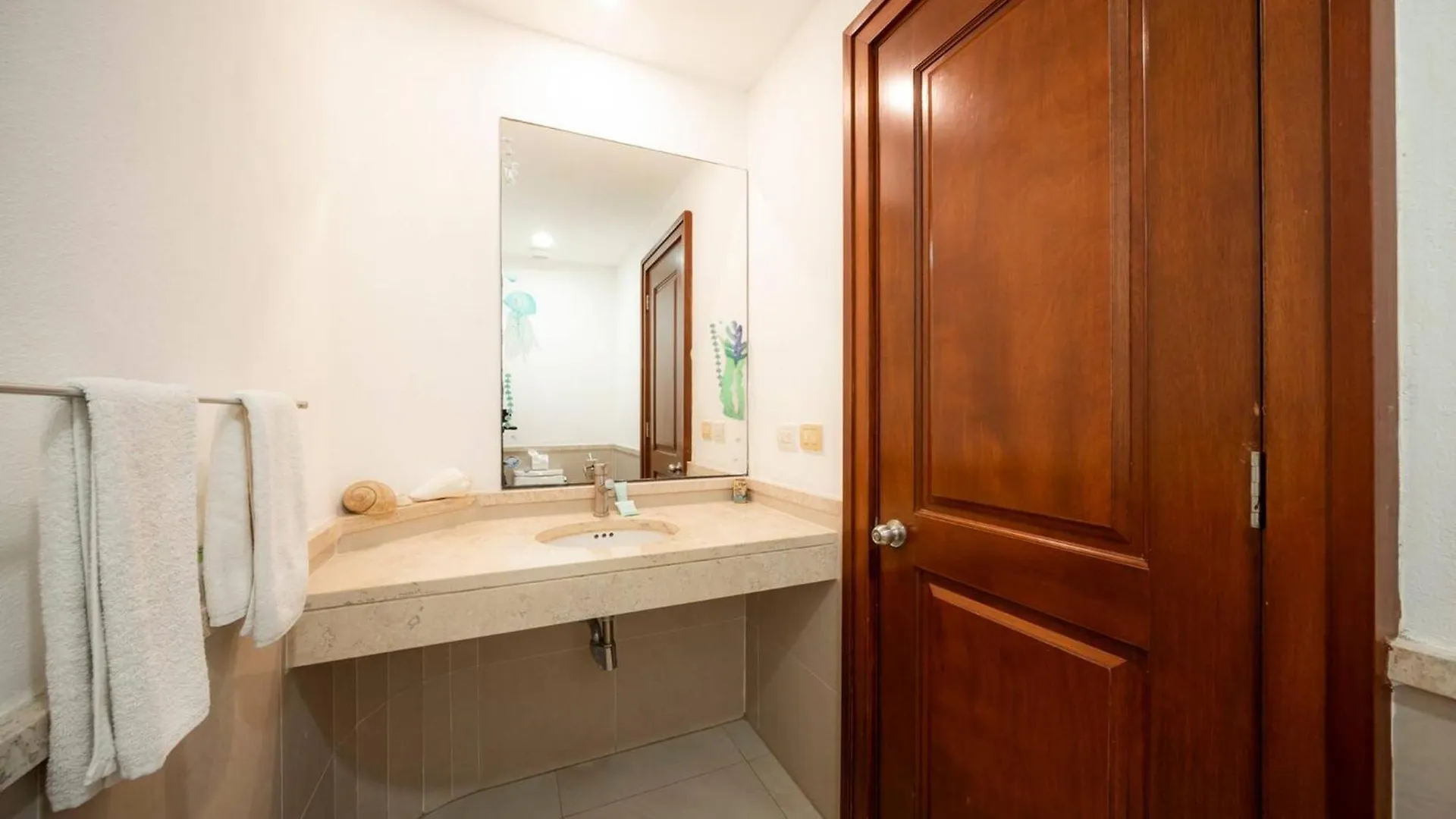 Modern 3Br Condo In The Center Of Playa Del Carmen - Muuyal 304