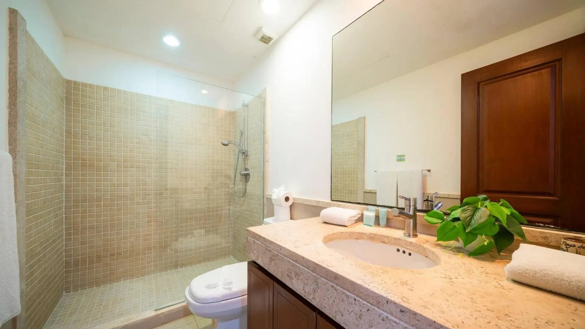 Modern 3Br Condo In The Center Of Playa Del Carmen - Muuyal 304 Mexico